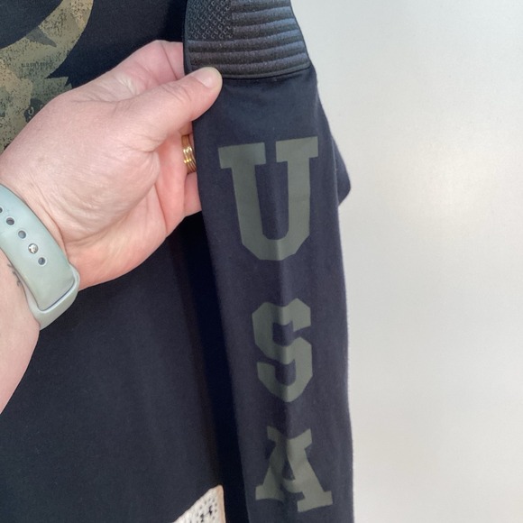 Boys Under Armour Project Rock USA Long Sleeved Performance Camo Logo Tee Medium - Picture 5 of 7